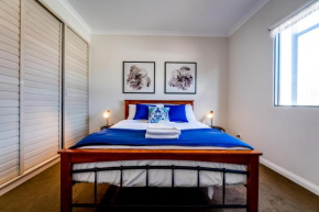 3 South Perth family home stroll to foreshore
